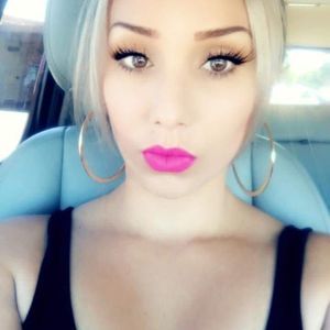 Meet your Posher, Sonia evelyn